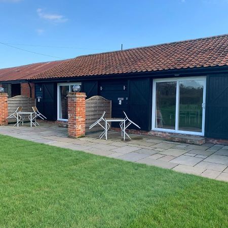 Plumptons Farm Holiday Lodges Colchester Exteriör bild