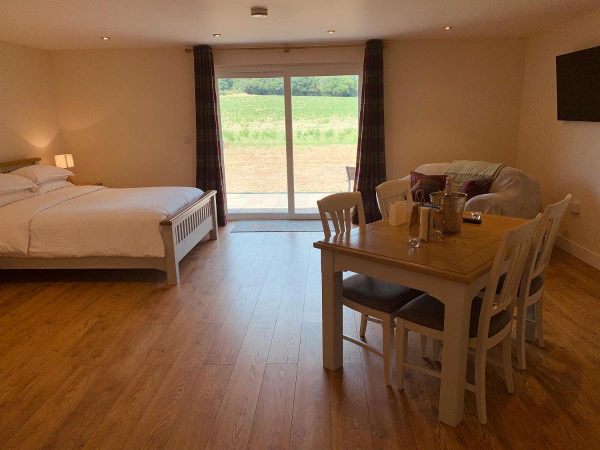 Plumptons Farm Holiday Lodges Colchester Exteriör bild