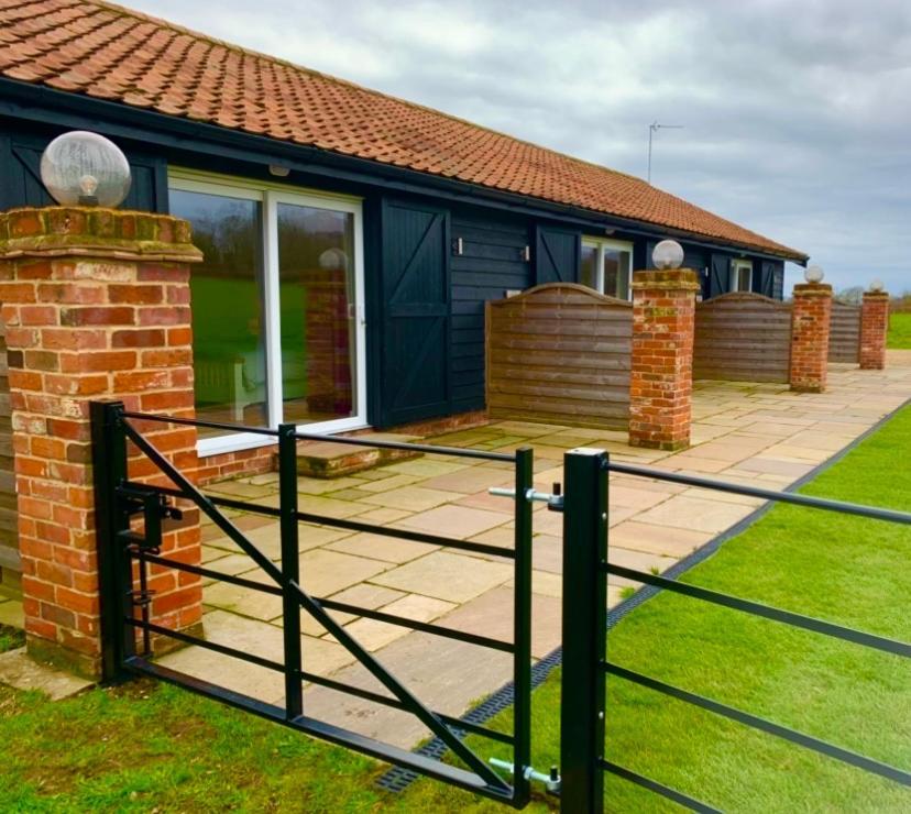 Plumptons Farm Holiday Lodges Colchester Exteriör bild