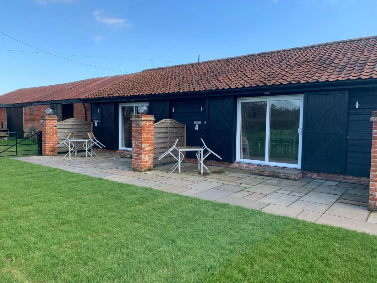 Plumptons Farm Holiday Lodges Colchester Exteriör bild